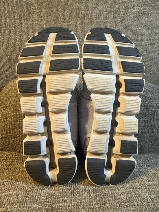 On Cloud 5 athletic Men’s running shoes Size 7 - Picture 8 of 11